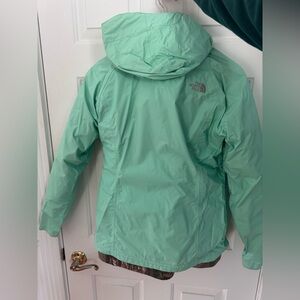 The North Face Hyvent 25L Womens Light Green Raincoat